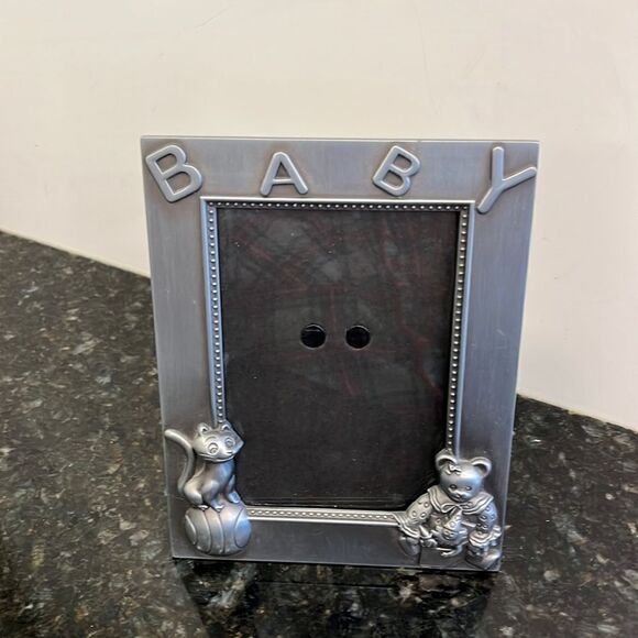Metal Baby Frame   - Picture 1 of 5